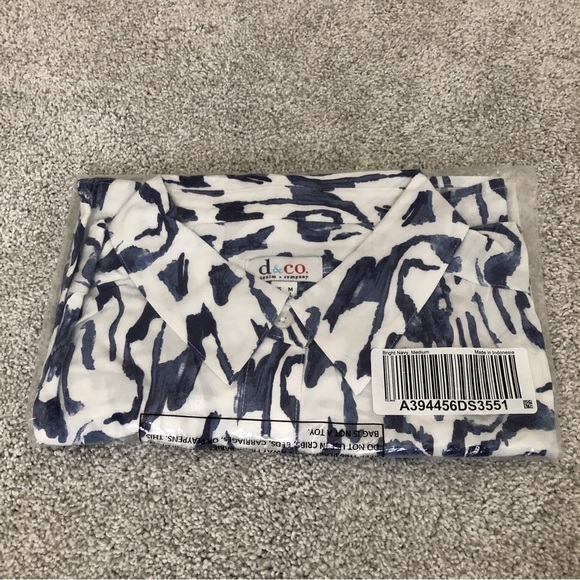 NWT Denim & Co Printed Short-Sleeve Camp Shirt in Bright Navy, Size M - Picture 5 of 8